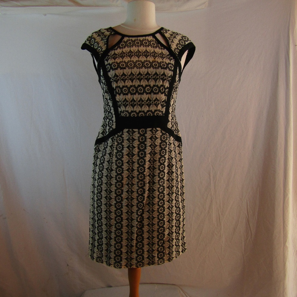 Nanette Lepore Black and White Lace Dress Sz 2 EUC
